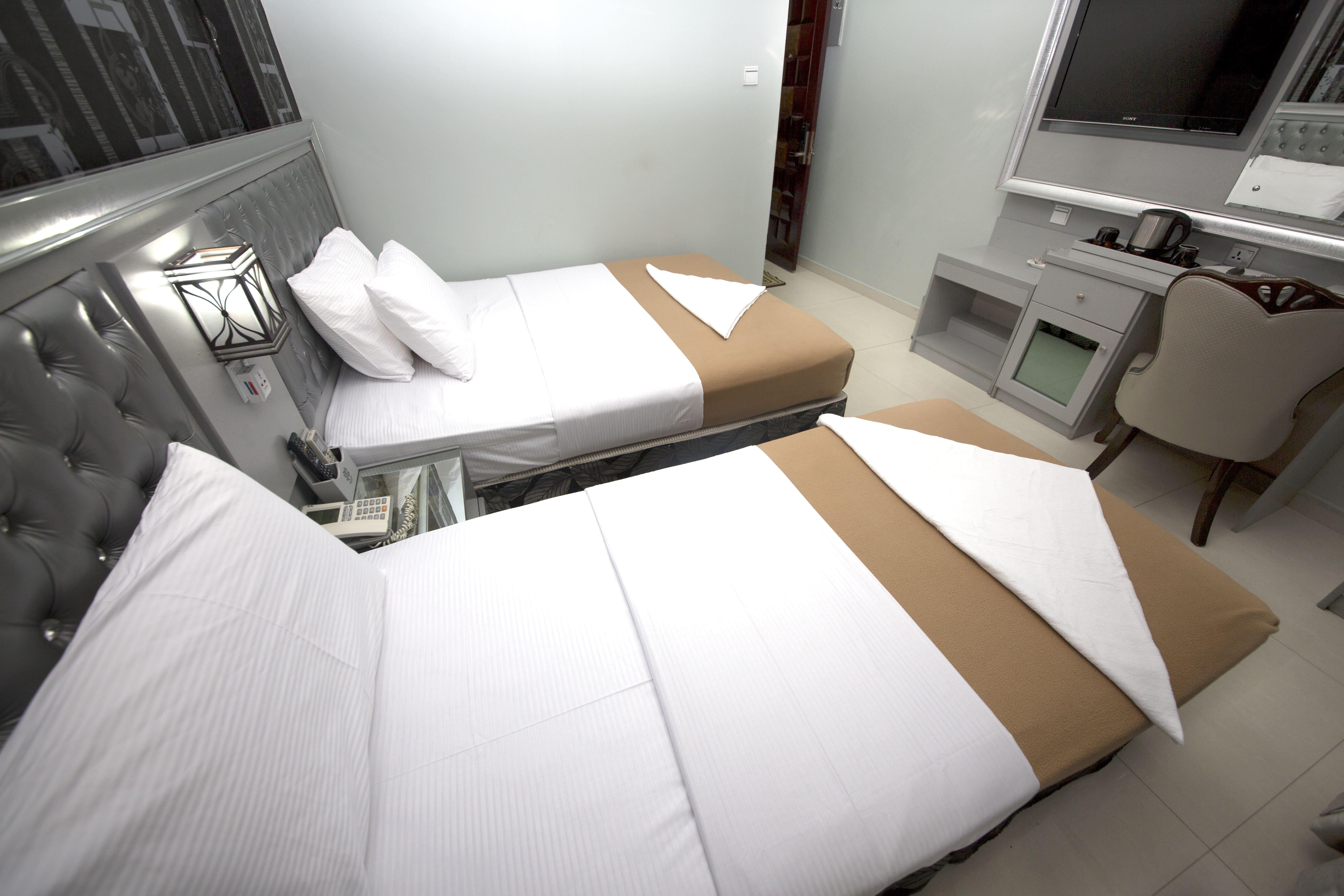 White Fort Hotel Дубай Екстериор снимка