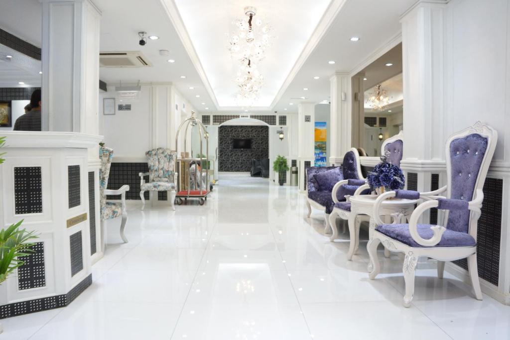 White Fort Hotel Дубай Екстериор снимка