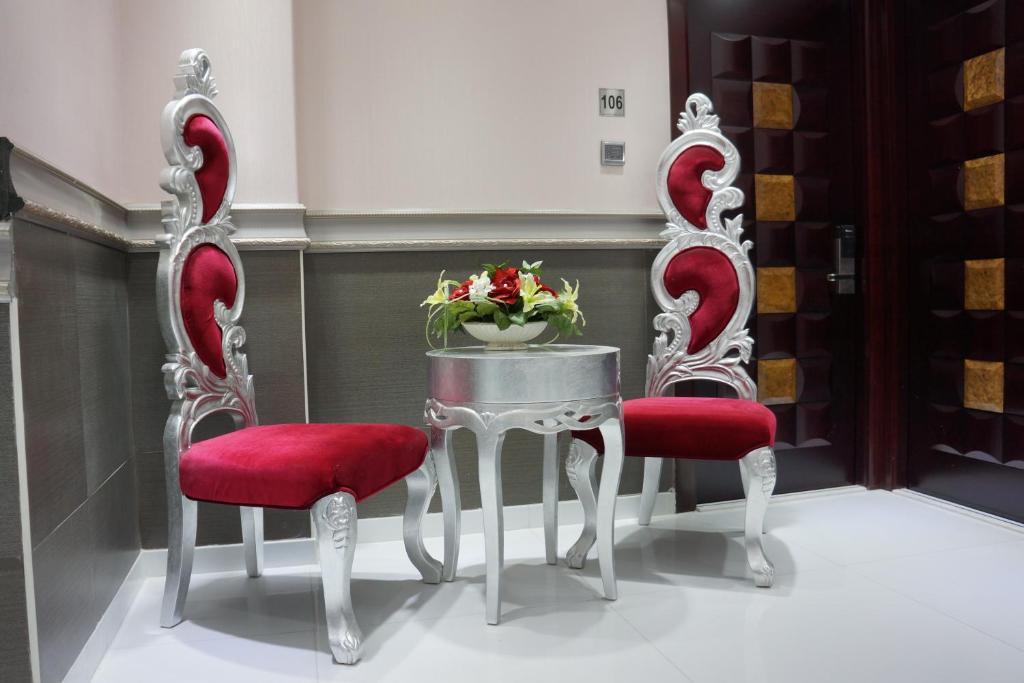 White Fort Hotel Дубай Екстериор снимка