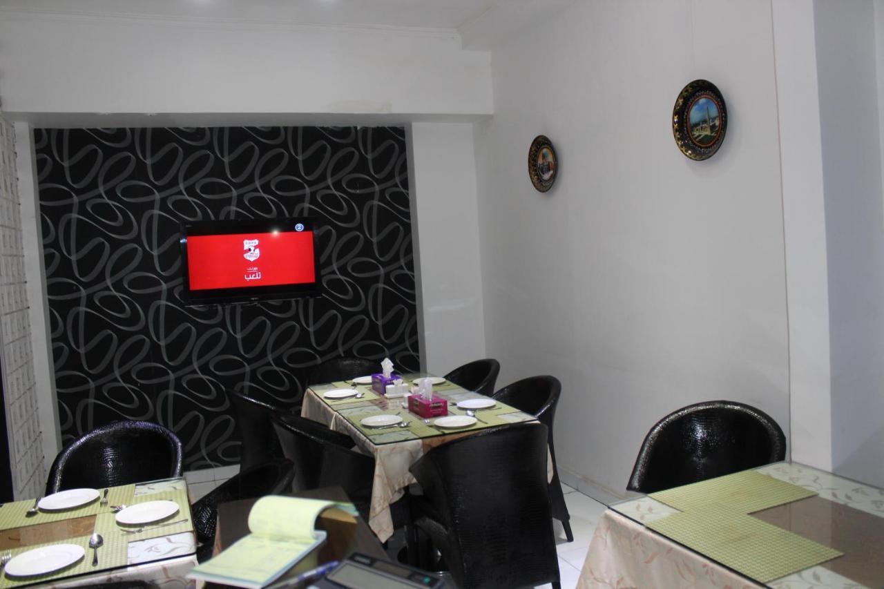 White Fort Hotel Дубай Екстериор снимка